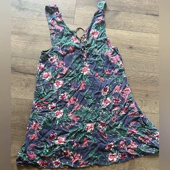 Roxy Dark Floral Patterned Fabric - Picture 1 of 6